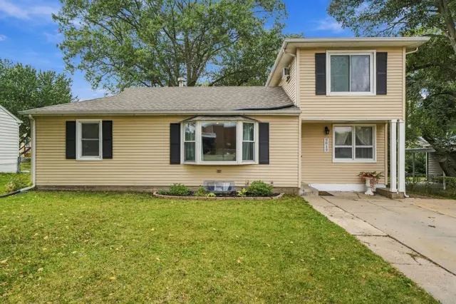 2919 S 37th St: front of the home, photo 1