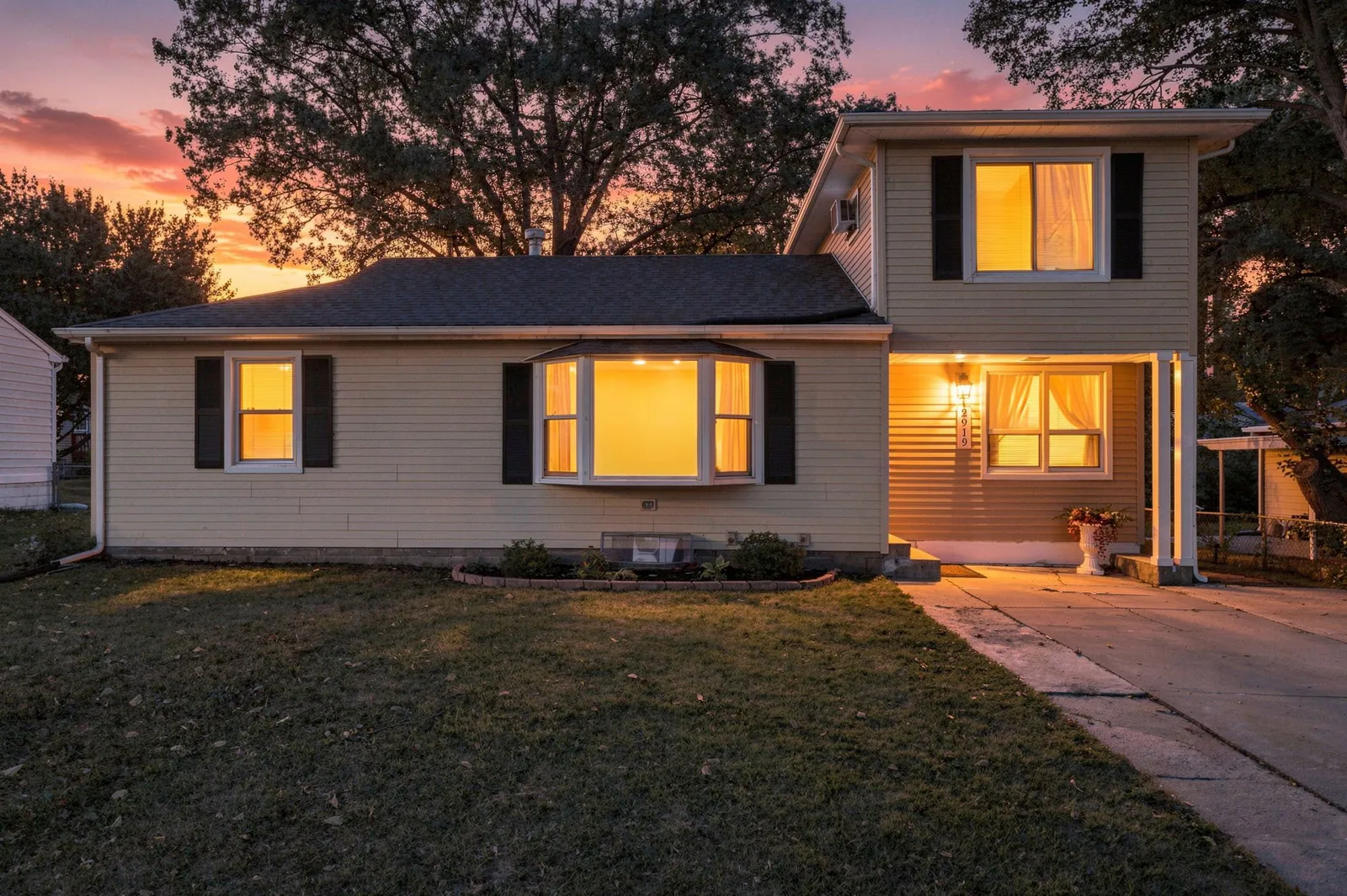 2919 S 37th St: front at twilight