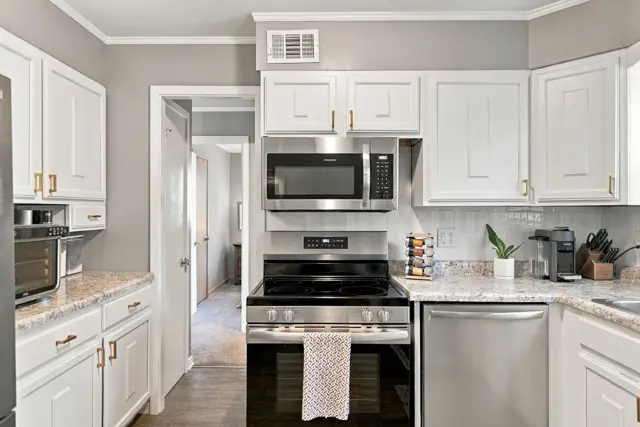 2919 S 37th St: kitchen, photo 12