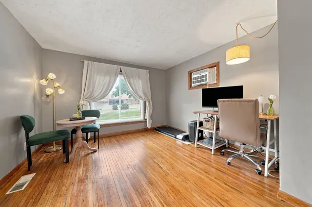 2919 S 37th St: upstairs, photo 26