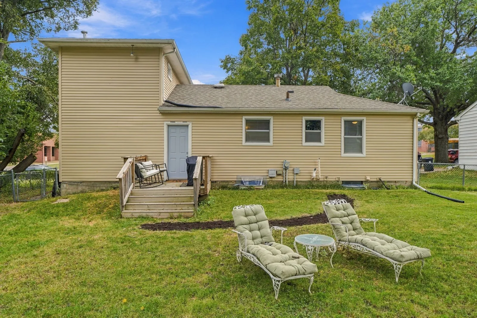 2919 S 37th St: back of the home and yard