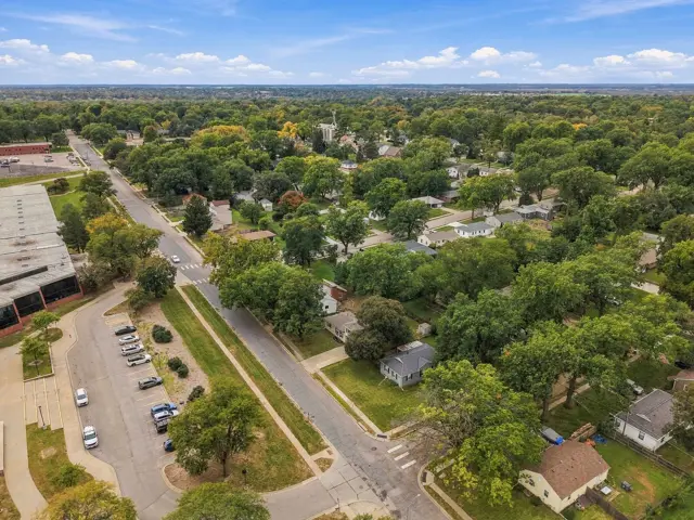2919 S 37th St: aerial view of the neighborhood, photo 46