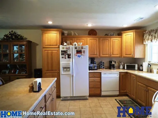 7650 Maple Village Dr: kitchen, photo 4