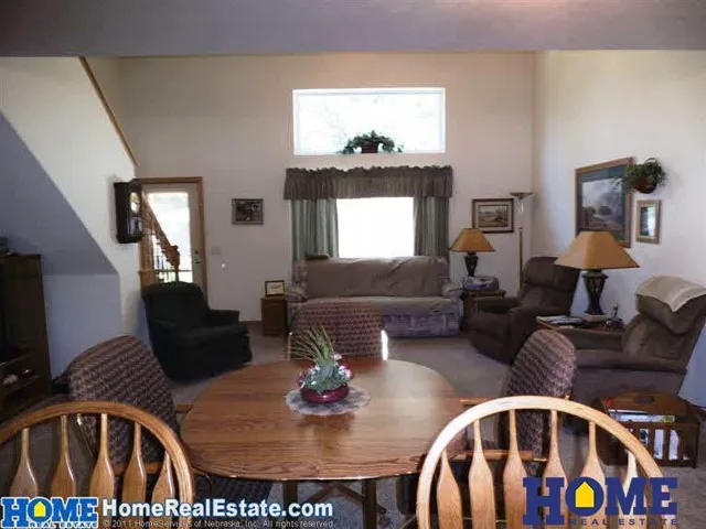 7650 Maple Village Dr: living room from the dining area, photo 8